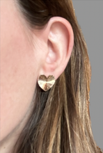 Load image into Gallery viewer, Edged Heart Post Earrings
